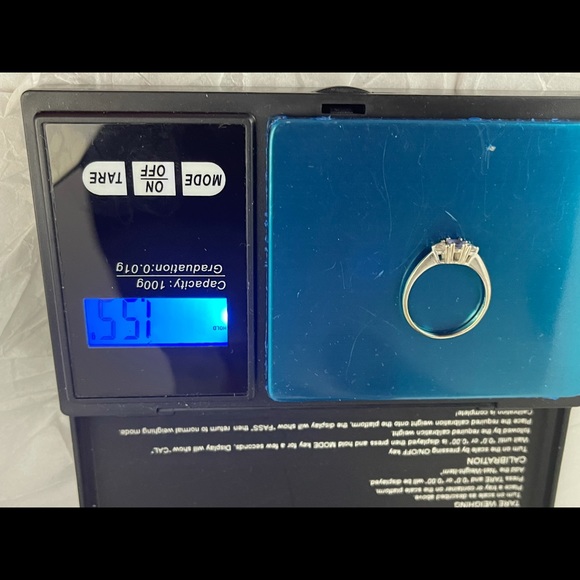 10K white gold & Tanzanite ring - Picture 10 of 14